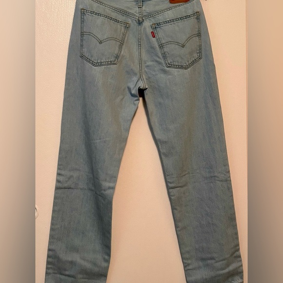 Levi's - Picture 2 of 6